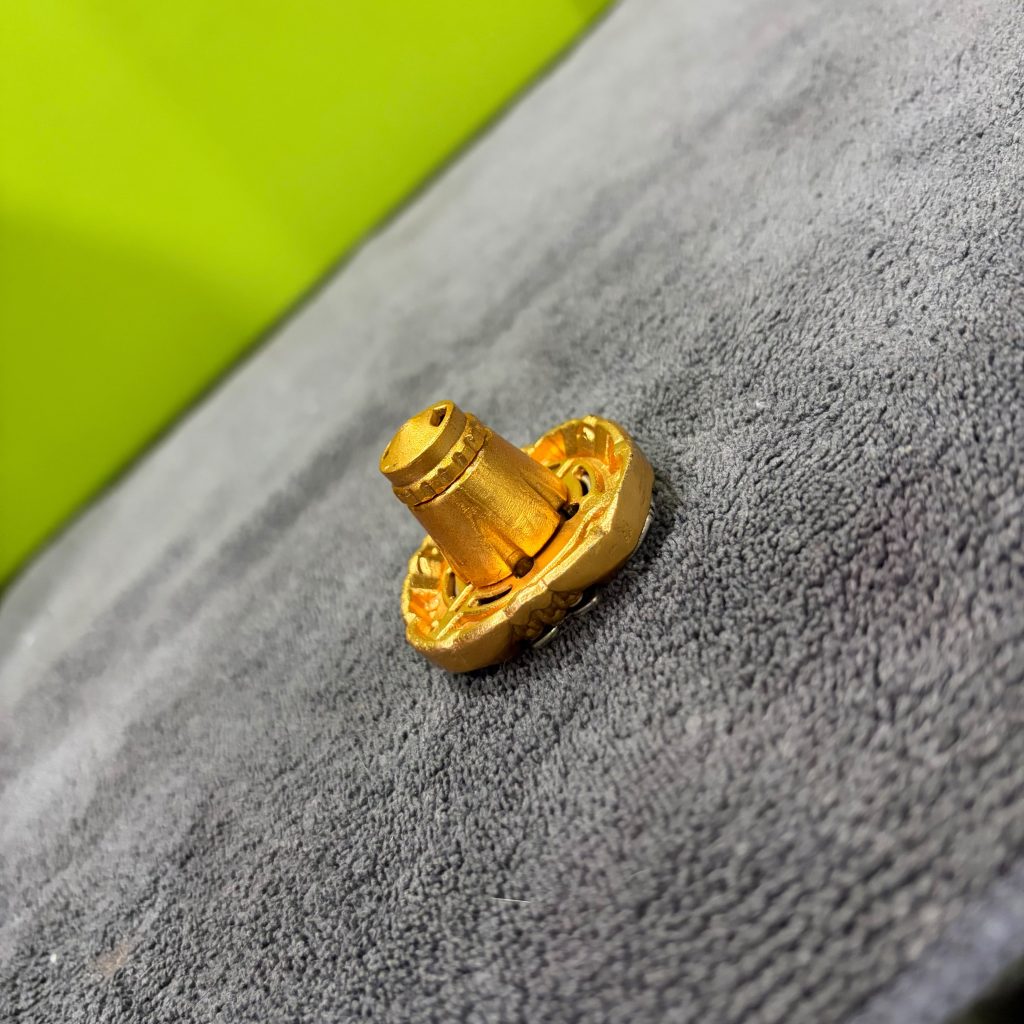 Gravity Destroyer 230WD bottom view - full-metal beyblade